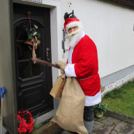 Am 12.12.2020 bringt der "Kinder-Hospiz-Weihnachtsmann" Kinderaugen zum leuchten!